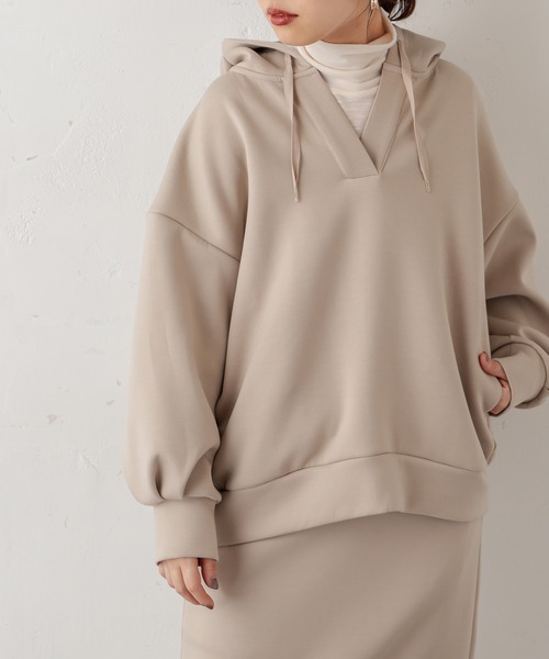 natural couture（ナチュラルクチュール）の「ダンボールニットコクーンパーカー（パーカー・レディース・ブラック/ベージュ/カーキ/ブルー/グレイッシュベージュ・FREE）」の4枚目の写真