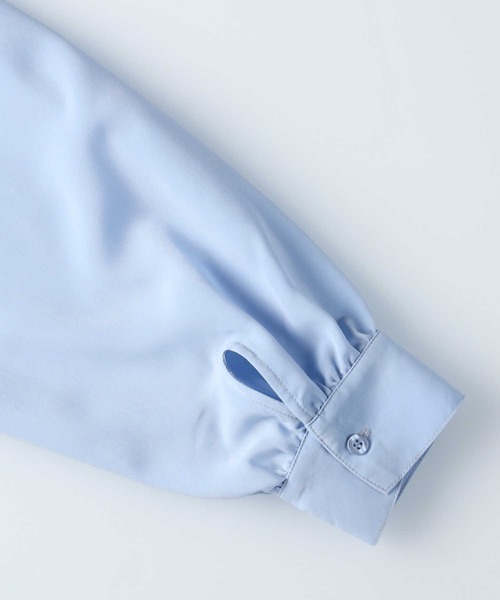 HONEYSUCKLE ROSE（ハニーサックルローズ）の「【HONEYSUCKLE ROSE】スキッパー長袖シャツ（シャツ/ブラウス・レディース・ホワイト/ネイビー/ブルー・M/L）」の9枚目の写真