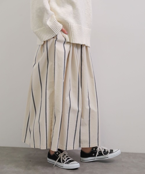 AMERICAN HOLIC(アメリカンホリック)の「サイドスリットタックフレアスカート *(スカート・レディース・イエロー/カーキ/ラベンダー/ホワイト系その他6・FREE)」の2枚目の写真