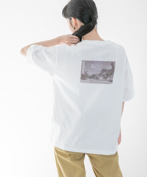 LOWRYS FARM（ローリーズファーム）の「フォトプリントＴＥＥＳＳ　938877（Tシャツ/カットソー・レディース・ホワイト/グレー/オフホワイト・FREE）」の2枚目の写真