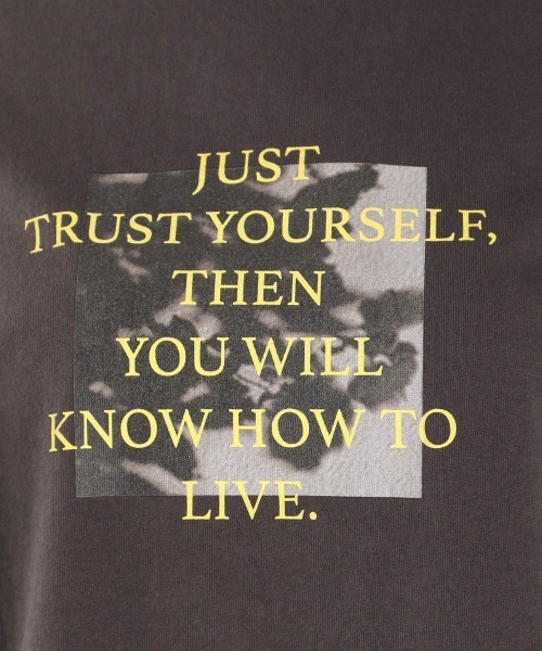 LOWRYS FARM（ローリーズファーム）の「フォトプリントＴＥＥＳＳ　938877（Tシャツ/カットソー・レディース・ホワイト/グレー/オフホワイト・FREE）」の5枚目の写真