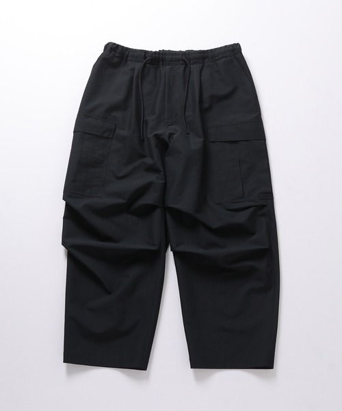 ADAM ET ROPE'（アダムエロペ）の「【吸水速乾/超軽量】ルーズテーパード カーゴパンツ/セットアップ対応（カーゴパンツ・メンズ・ブラック・S/M/L/XL/XS）」の7枚目の写真