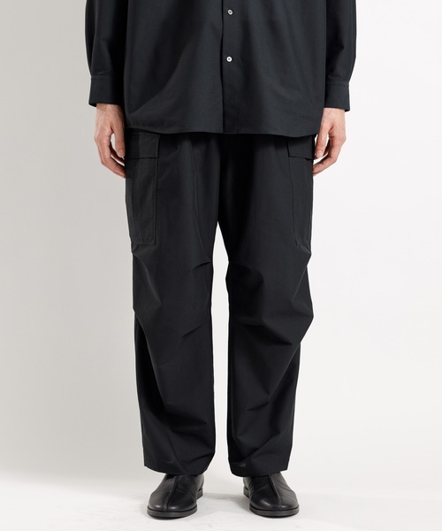 ADAM ET ROPE'（アダムエロペ）の「【吸水速乾/超軽量】ルーズテーパード カーゴパンツ/セットアップ対応（カーゴパンツ・メンズ・ブラック・S/M/L/XL/XS）」の14枚目の写真