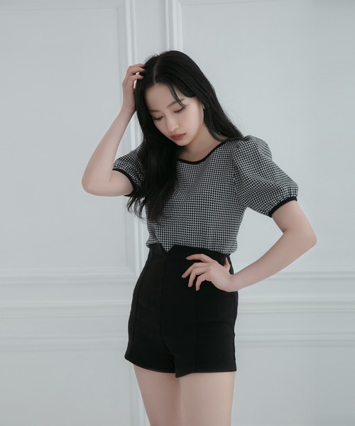 ANDGEEBEE（アンジービー）の「パフスリーブコンパクトトップス（その他トップス・レディース・ブラック/ホワイト・MEDIUM）」の5枚目の写真