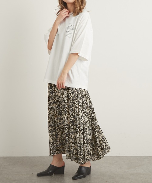 Lui's（ルイス）の「【AIKA HIRANO × Lui's FEMME/アイカ ヒラノ × ルイス ファム】オーバーTシャツ "flowercircle"（Tシャツ/カットソー・レディース・ホワイト・FREE）」の5枚目の写真