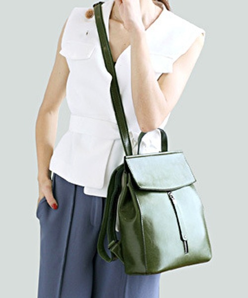 florist（フローリスト）の「【2WAY】ショルダーバッグになるフラップレザーリュックサック（バックパック/リュック・レディース・グレー/ブラック/キャメル/グリーン・FREE）」の4枚目の写真