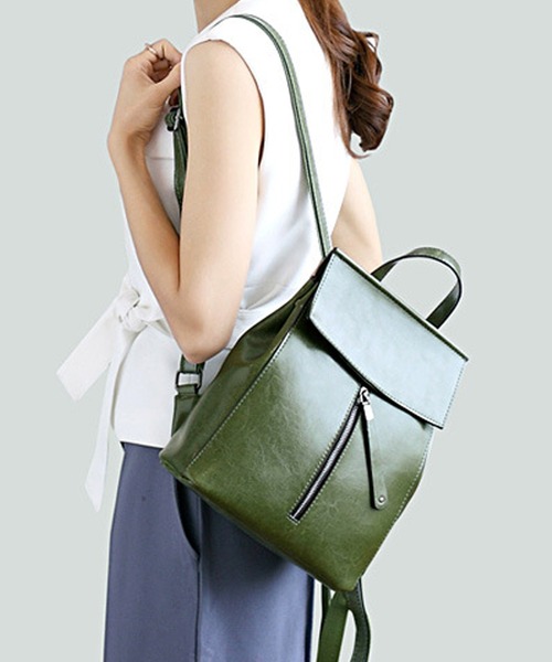 florist（フローリスト）の「【2WAY】ショルダーバッグになるフラップレザーリュックサック（バックパック/リュック・レディース・グレー/ブラック/キャメル/グリーン・FREE）」の6枚目の写真