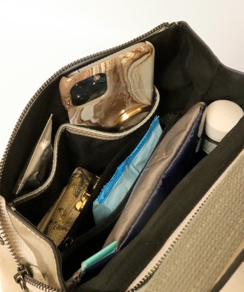 florist（フローリスト）の「【2WAY】ショルダーバッグになるフラップレザーリュックサック（バックパック/リュック・レディース・グレー/ブラック/キャメル/グリーン・FREE）」の11枚目の写真