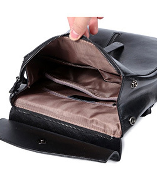 florist（フローリスト）の「【2WAY】ショルダーバッグになるフラップレザーリュックサック（バックパック/リュック・レディース・グレー/ブラック/キャメル/グリーン・FREE）」の13枚目の写真