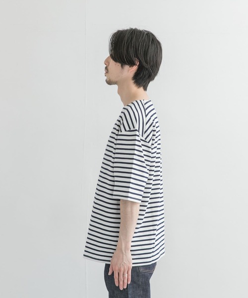 URBAN RESEARCH（アーバンリサーチ）の「バスクTシャツ（Tシャツ/カットソー・メンズ・オートミール/ブラック/チャコールグレー/グリーン系その他/その他1/ホワイト/その他2・MEDIUM/LARGE/SMALL）」の17枚目の写真