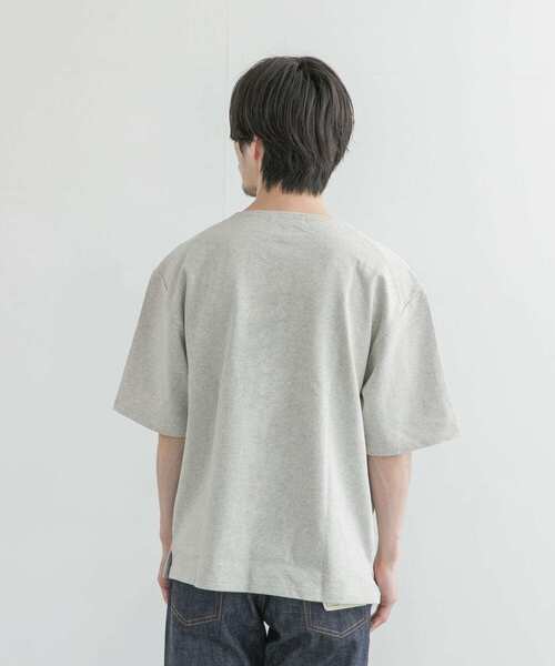 URBAN RESEARCH（アーバンリサーチ）の「バスクTシャツ（Tシャツ/カットソー・メンズ・オートミール/ブラック/チャコールグレー/グリーン系その他/その他1/ホワイト/その他2・MEDIUM/LARGE/SMALL）」の21枚目の写真