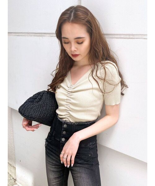 EMODA（エモダ）の「ドローストリングリブニット（ニット/セーター・レディース・ブラック/ブラウン/アイボリー/ミント・FREE）」の2枚目の写真