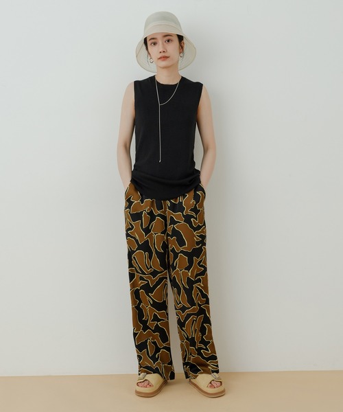 ADAM ET ROPE'（アダムエロペ）の「【セットアップ対応】サテンプリントイージーパンツ（その他パンツ・レディース・グリーン系その他/ピンク系その他2/ブラウン系その他2・FREE）」の5枚目の写真