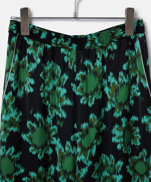 ADAM ET ROPE'（アダムエロペ）の「【セットアップ対応】サテンプリントイージーパンツ（その他パンツ・レディース・グリーン系その他/ピンク系その他2/ブラウン系その他2・FREE）」の9枚目の写真