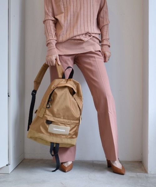 THEATRE PRODUCTS（シアタープロダクツ）の「POLYESTER・ECO SUEDE BACKPACK（バックパック/リュック・レディース・ピンク/ベージュ/ブラック・FREE）」の3枚目の写真