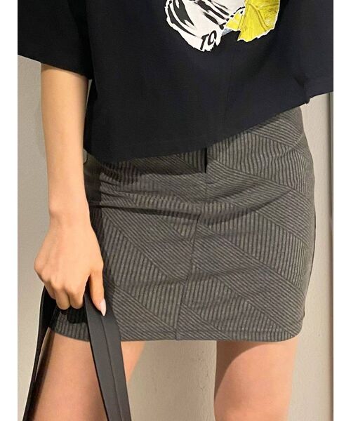 EMODA（エモダ）の「フィットカットリブスカート（スカート・レディース・ブラック/グレー/アイボリー/ミント・SMALL/MEDIUM）」の4枚目の写真