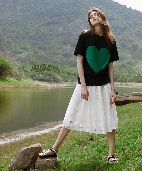 Fano Studios（ファノ ストゥディオズ）の「ハートプリント ワイドサイズ ベーシックTシャツ FX21S110【Fano Studios】（Tシャツ/カットソー・レディース・ホワイト/ブラック・S/L/M）」の4枚目の写真