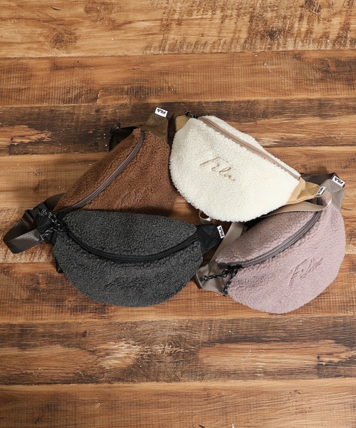 FILA（フィラ）の「【FILA/フィラ】筆記体刺繍 ボアフリース ウエストバッグ（ボディバッグ/ウエストポーチ・レディース・チャコールグレー/ベージュ/ブラウン/スモークピンク・FREE）」の12枚目の写真