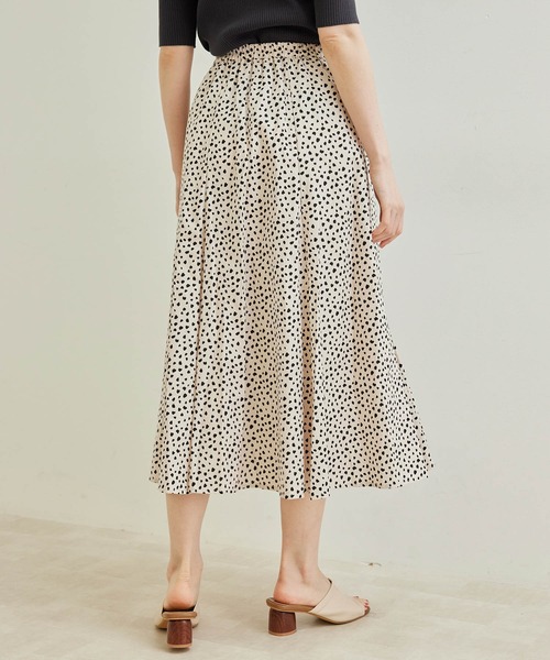 ROPE' PICNIC(ロペピクニック)の「アニマルドットマーメイドフレアスカート(スカート・レディース・ブラック/キャメル/ベージュ・38)」の5枚目の写真