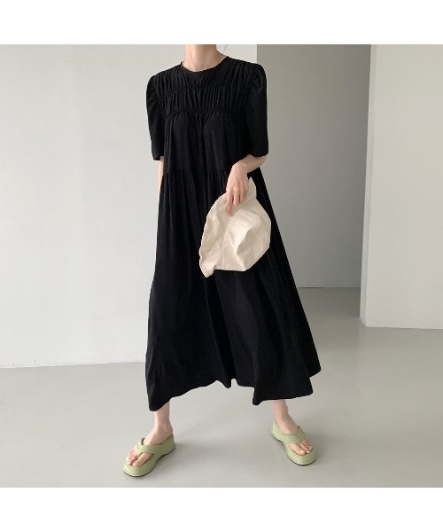 MINS MINIS(ミンスミニス)の「プリーツロングワンピース(ワンピース・レディース・ブラック/ピンクベージュ・FREE)」の8枚目の写真