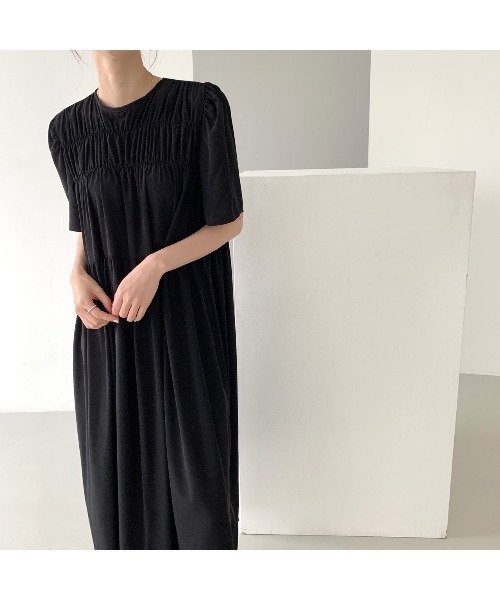 MINS MINIS(ミンスミニス)の「プリーツロングワンピース(ワンピース・レディース・ブラック/ピンクベージュ・FREE)」の11枚目の写真