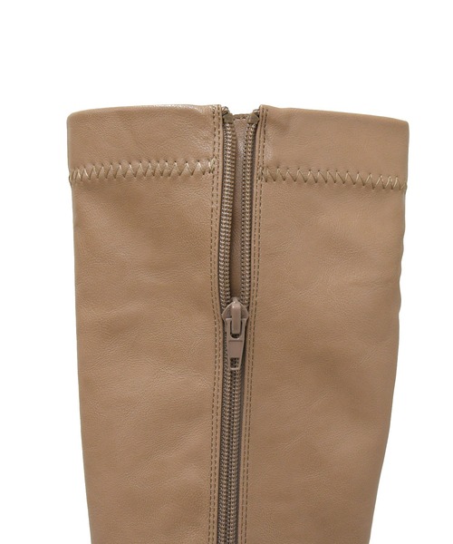 sango（sango）の「ラウンドトゥトラックソールストレッチロングブーツ（ブーツ・レディース・ブラック/アイボリー/グレイッシュベージュ・LL/S/M/L）」の21枚目の写真