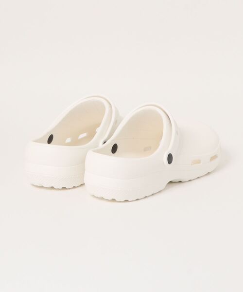 crocs(クロックス)の「《crocs》specialist 2.0 vent clog(サンダル・メンズ・ホワイト/ブラック・29.0cm/24.0cm/27.0cm/22.0cm/23.0cm/25.0cm/26.0cm/28.0cm)」の3枚目の写真