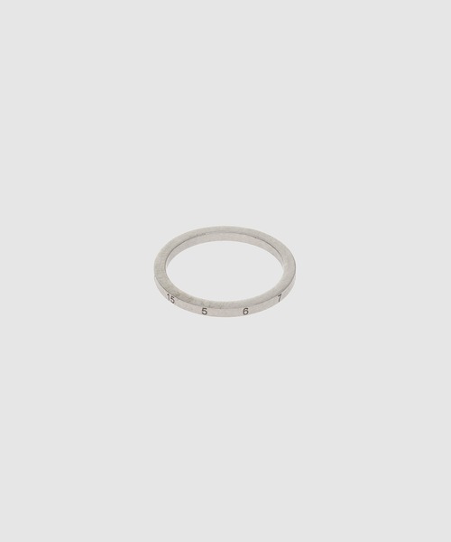Maison Margiela(メゾンマルジェラ)の「RING(リング・レディース・ゴールド/シルバー・S/XS)」の3枚目の写真