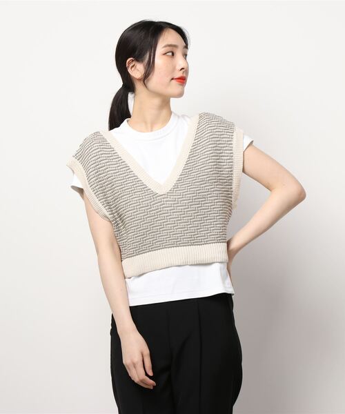 SPINNS（スピンズ）の「2WAY 柄アクリルベスト（ベスト・レディース・ブラウン/ナチュラル/カーキ・ONESIZE）」の21枚目の写真