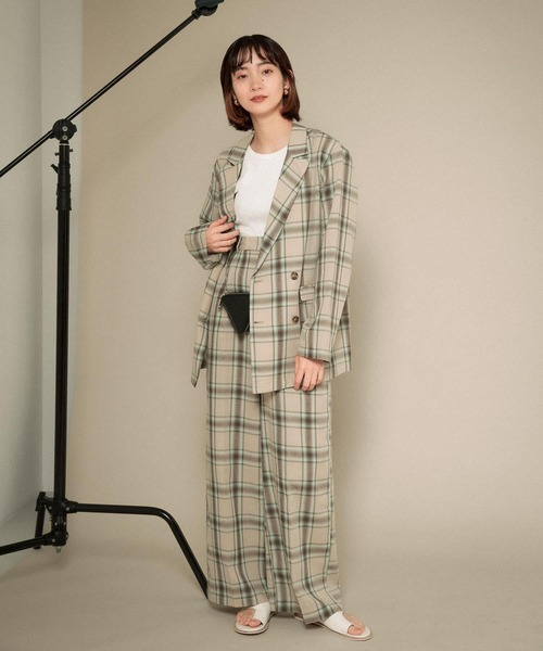 KBF（ケイビーエフ）の「リネンMIXチェックジャケット（テーラードジャケット・レディース・チャコールグレー/ベージュ・ONE）」の11枚目の写真