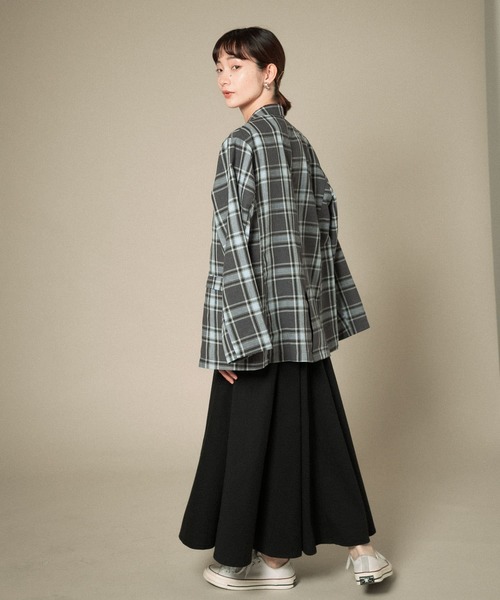 KBF（ケイビーエフ）の「リネンMIXチェックジャケット（テーラードジャケット・レディース・チャコールグレー/ベージュ・ONE）」の22枚目の写真