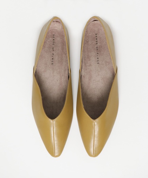 SENSE OF PLACE by URBAN RESEARCH（センスオブプレイスバイアーバンリサーチ）の「センターシームポインテッドフラットパンプス（パンプス・レディース・ベージュ/マスタード/ブラウン/ブラック・LARGE/SMALL/MEDIUM）」の15枚目の写真