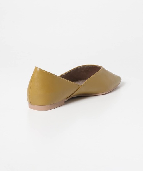 SENSE OF PLACE by URBAN RESEARCH（センスオブプレイスバイアーバンリサーチ）の「センターシームポインテッドフラットパンプス（パンプス・レディース・ベージュ/マスタード/ブラウン/ブラック・LARGE/SMALL/MEDIUM）」の16枚目の写真