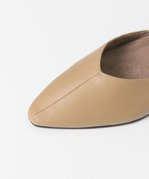 SENSE OF PLACE by URBAN RESEARCH（センスオブプレイスバイアーバンリサーチ）の「センターシームポインテッドフラットパンプス（パンプス・レディース・ベージュ/マスタード/ブラウン/ブラック・LARGE/SMALL/MEDIUM）」の8枚目の写真