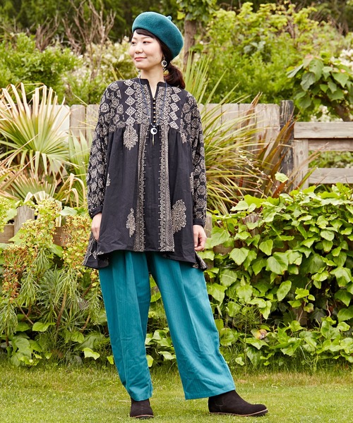 チャイハネ（チャイハネ）の「【チャイハネ】ブロックプリント ビブレトップス（シャツ/ブラウス・レディース・ホワイト/ブラック/ブラウン・FREE）」の7枚目の写真