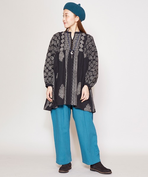 チャイハネ（チャイハネ）の「【チャイハネ】ブロックプリント ビブレトップス（シャツ/ブラウス・レディース・ホワイト/ブラック/ブラウン・FREE）」の6枚目の写真