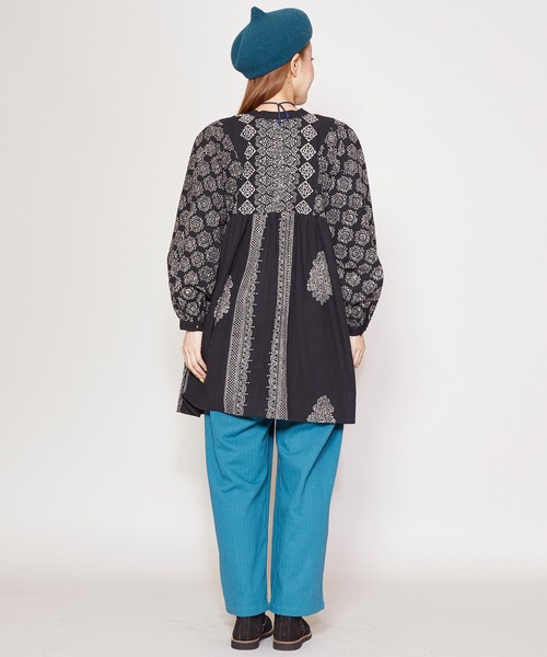 チャイハネ（チャイハネ）の「【チャイハネ】ブロックプリント ビブレトップス（シャツ/ブラウス・レディース・ホワイト/ブラック/ブラウン・FREE）」の12枚目の写真