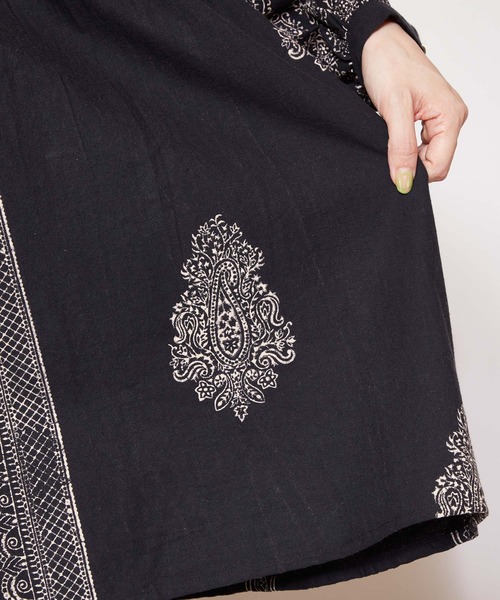 チャイハネ（チャイハネ）の「【チャイハネ】ブロックプリント ビブレトップス（シャツ/ブラウス・レディース・ホワイト/ブラック/ブラウン・FREE）」の17枚目の写真