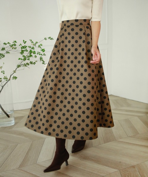 Leja（レジャ）の「ドットフレアロングスカート（スカート・レディース・ベージュ/ブラウン/グリーン・SMALL/MEDIUM）」の2枚目の写真