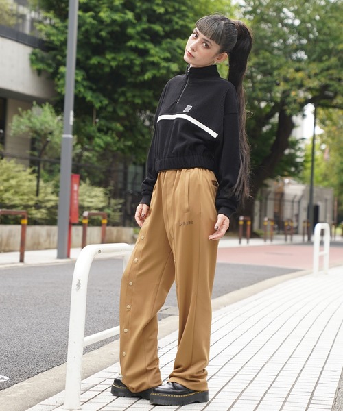 X-girl（エックスガール）の「CONTRAST LINE CROPPED RIB TOP（Tシャツ/カットソー・レディース・ブラック/ブルー/ホワイト・M/S）」の8枚目の写真