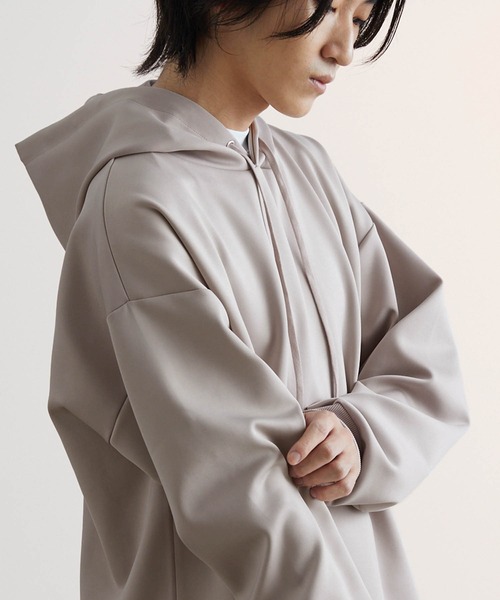 Like Us（ライクアス）の「【LikeUs】シルキーダンボールニットオーバーサイズカラーパーカー（パーカー・メンズ・グレイッシュブルー/ライトベージュ/グレイッシュベージュ/ネイビー/ダークグレー/オレンジ/ホワイト/チェリーピンク/カーキ系/ブラック/イエロー/ワインレッド/ブラウン・XL/M/L）」の6枚目の写真