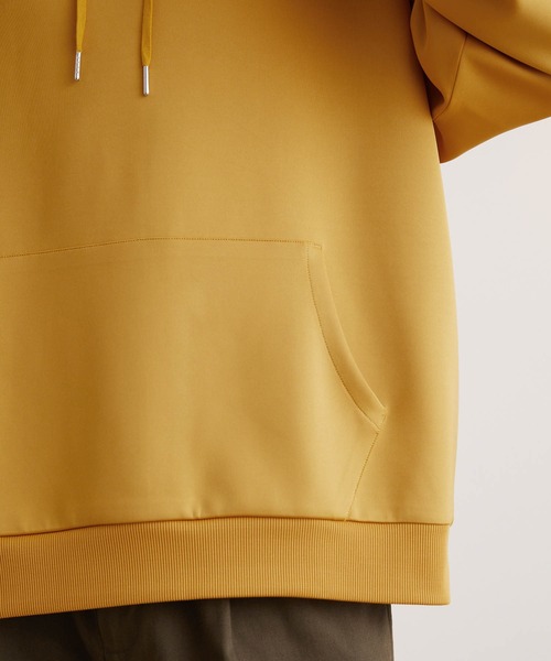 Like Us（ライクアス）の「【LikeUs】シルキーダンボールニットオーバーサイズカラーパーカー（パーカー・メンズ・グレイッシュブルー/ライトベージュ/グレイッシュベージュ/ネイビー/ダークグレー/オレンジ/ホワイト/チェリーピンク/カーキ系/ブラック/イエロー/ワインレッド/ブラウン・XL/M/L）」の16枚目の写真