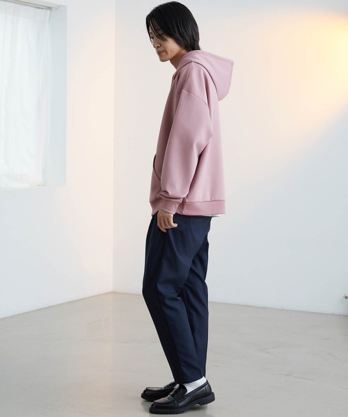 Like Us（ライクアス）の「【LikeUs】シルキーダンボールニットオーバーサイズカラーパーカー（パーカー・メンズ・グレイッシュブルー/ライトベージュ/グレイッシュベージュ/ネイビー/ダークグレー/オレンジ/ホワイト/チェリーピンク/カーキ系/ブラック/イエロー/ワインレッド/ブラウン・XL/M/L）」の19枚目の写真