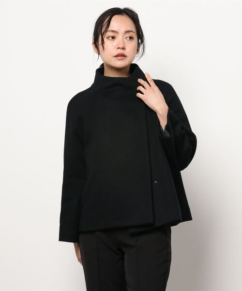 STRAWBERRY-FIELDS（ストロベリーフィールズ）の「ライトショートビーバー　その他アウター（その他アウター・レディース・ライトグリーン/ライトベージュ/サーモンピンク/ブラウン/ベージュ系その他/ベージュ系その他2/ブラック・2）」の2枚目の写真