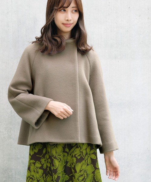 STRAWBERRY-FIELDS（ストロベリーフィールズ）の「ライトショートビーバー　その他アウター（その他アウター・レディース・ライトグリーン/ライトベージュ/サーモンピンク/ブラウン/ベージュ系その他/ベージュ系その他2/ブラック・2）」の3枚目の写真