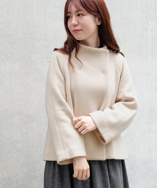 STRAWBERRY-FIELDS（ストロベリーフィールズ）の「ライトショートビーバー　その他アウター（その他アウター・レディース・ライトグリーン/ライトベージュ/サーモンピンク/ブラウン/ベージュ系その他/ベージュ系その他2/ブラック・2）」の5枚目の写真