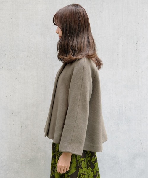 STRAWBERRY-FIELDS（ストロベリーフィールズ）の「ライトショートビーバー　その他アウター（その他アウター・レディース・ライトグリーン/ライトベージュ/サーモンピンク/ブラウン/ベージュ系その他/ベージュ系その他2/ブラック・2）」の8枚目の写真