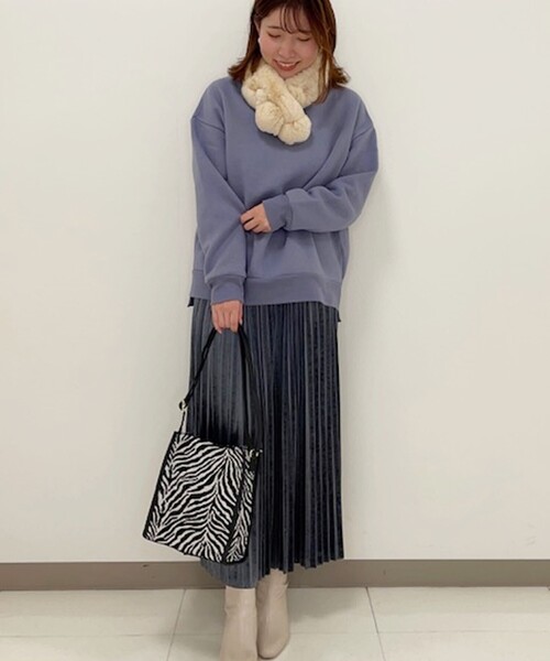 SHOO・LA・RUE(シューラルー)の「◆裏起毛シンプルスウェット(スウェット・レディース・カーキ/ブルー/キャメル/ナチュラル/ピンク系/ブラック・04/03/02)」の10枚目の写真