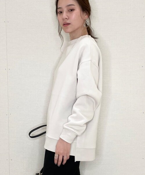 SHOO・LA・RUE(シューラルー)の「◆裏起毛シンプルスウェット(スウェット・レディース・カーキ/ブルー/キャメル/ナチュラル/ピンク系/ブラック・04/03/02)」の12枚目の写真