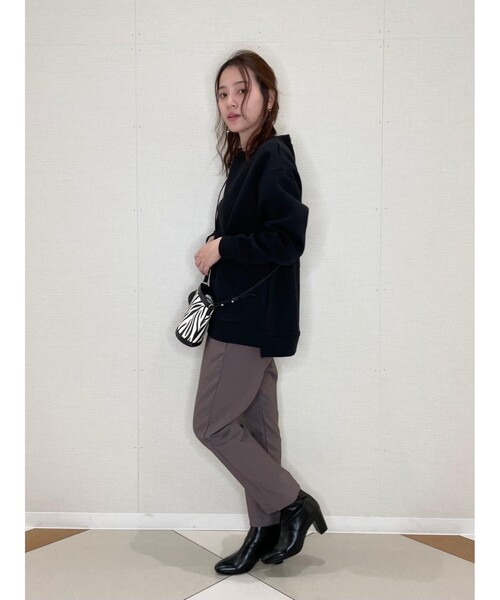 SHOO・LA・RUE(シューラルー)の「◆裏起毛シンプルスウェット(スウェット・レディース・カーキ/ブルー/キャメル/ナチュラル/ピンク系/ブラック・04/03/02)」の20枚目の写真